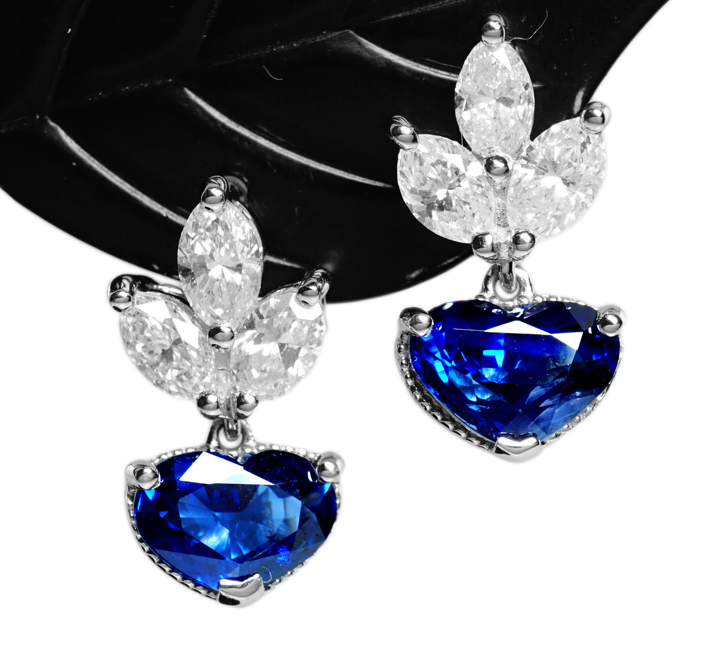 サファイア ピアス