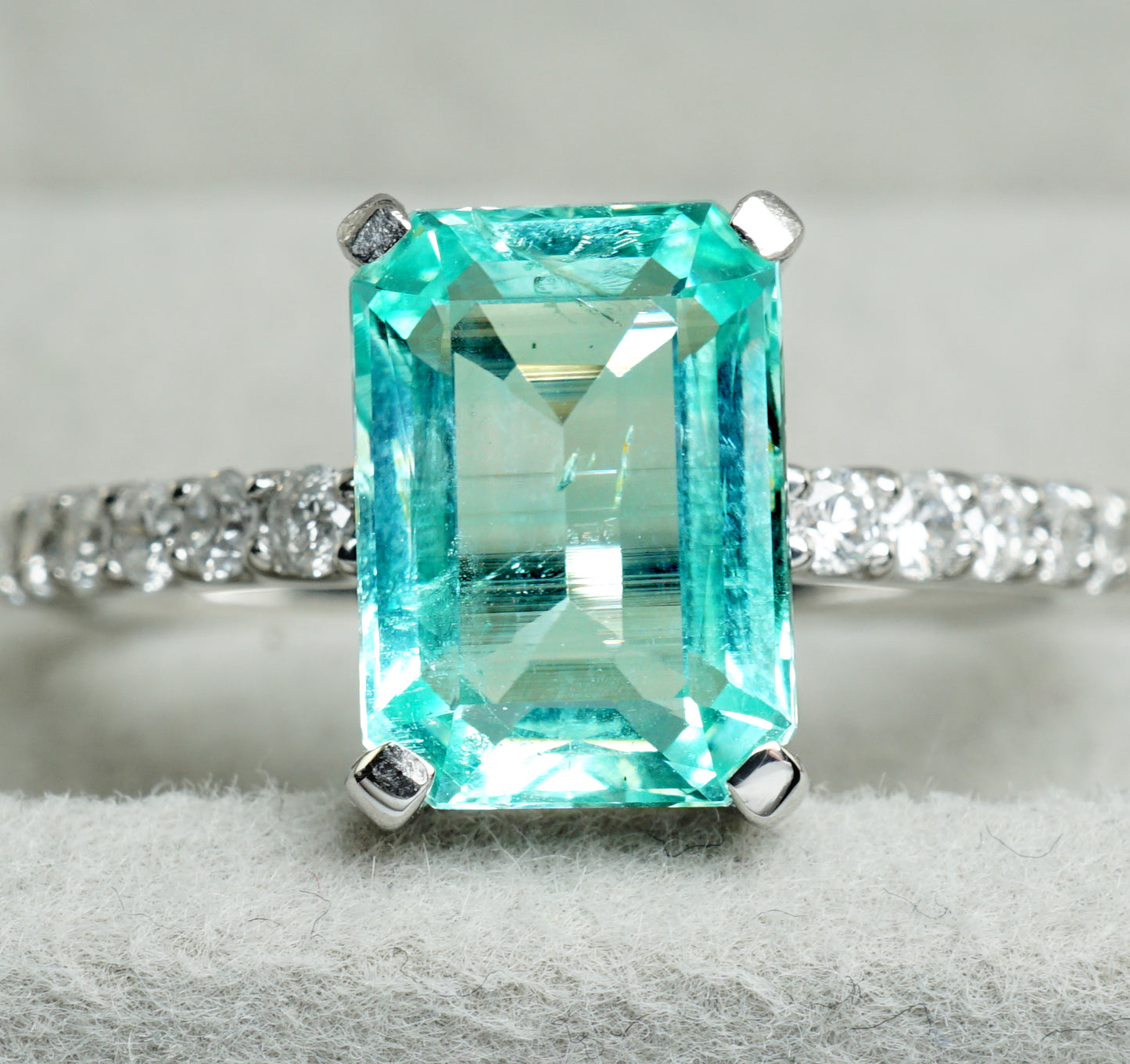 エメラルド リング