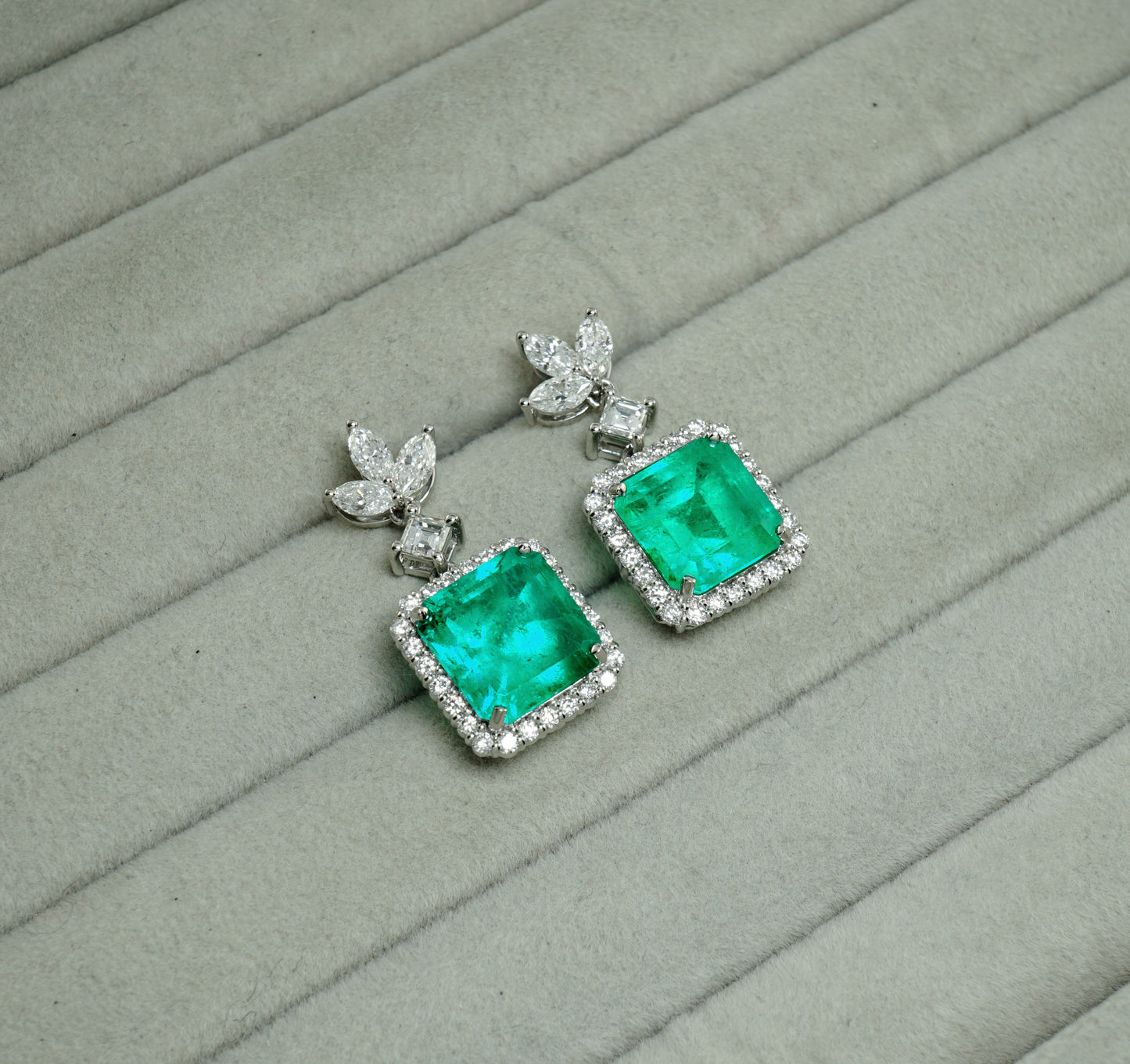 エメラルド ピアス