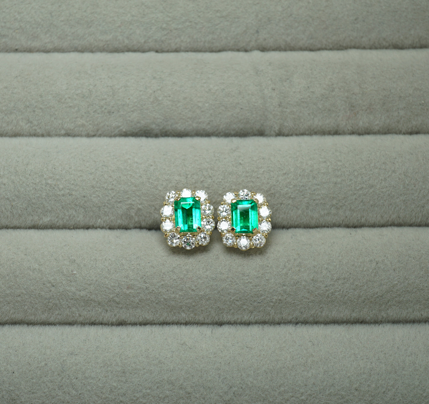 エメラルド ピアス