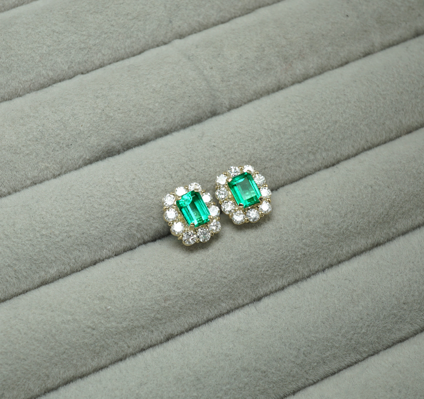 エメラルド ピアス