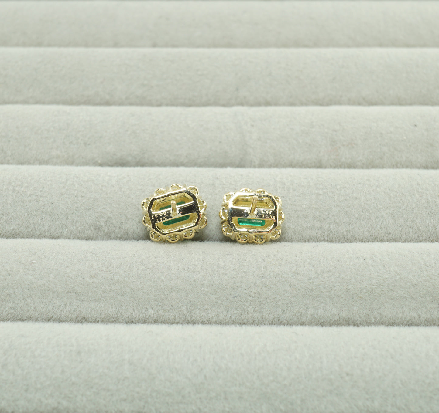 エメラルド ピアス