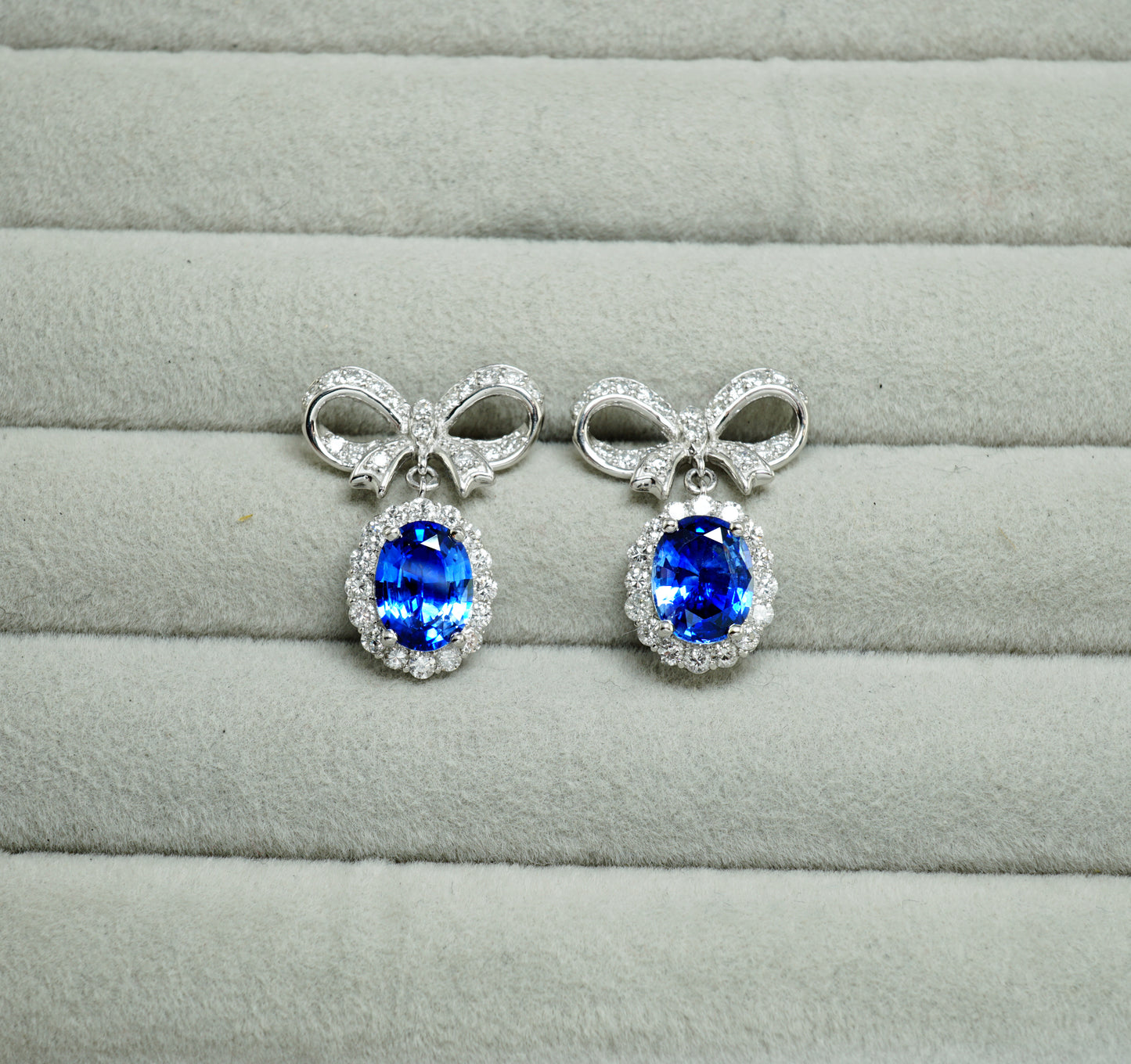 サファイア ピアス