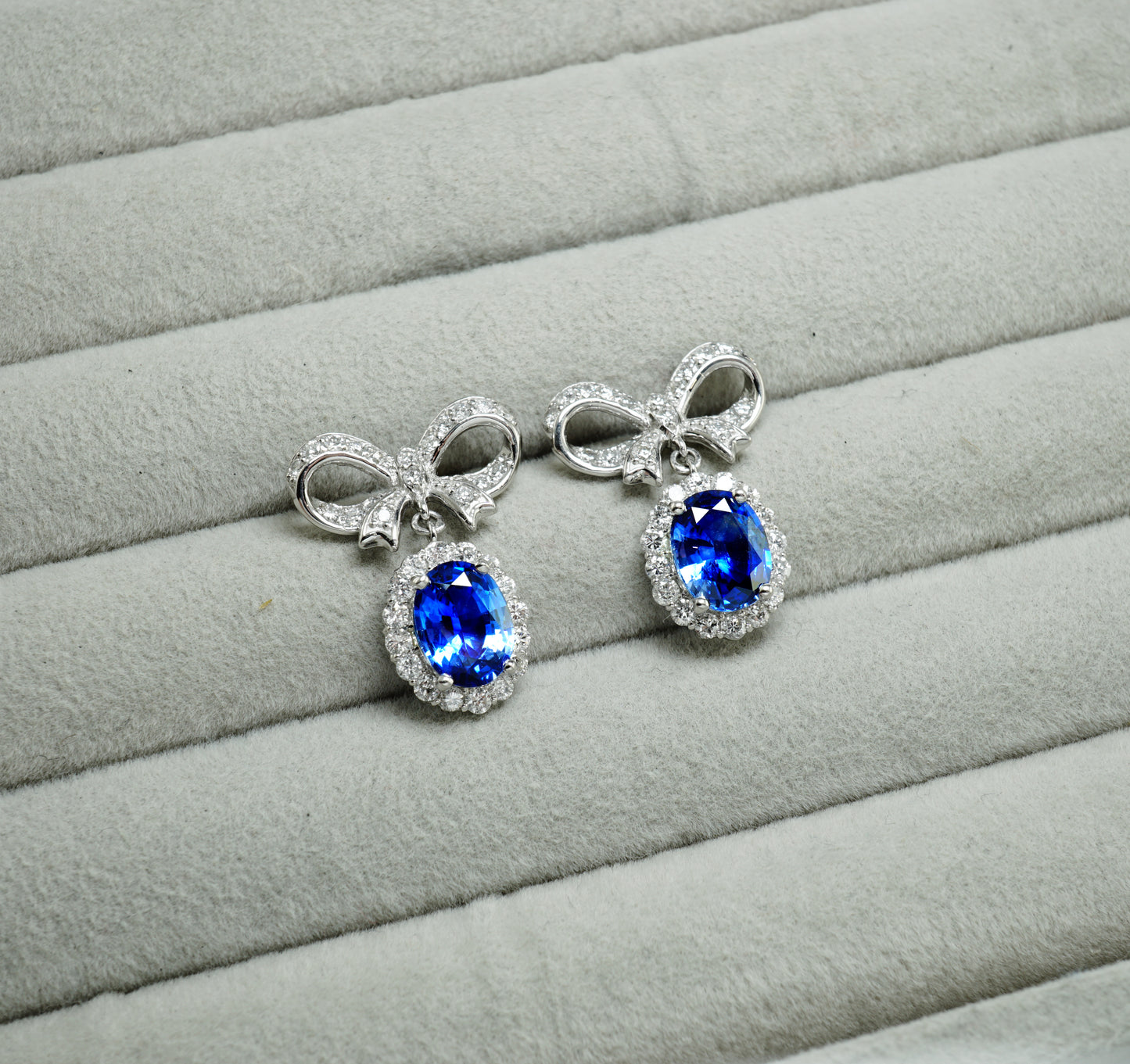 サファイア ピアス