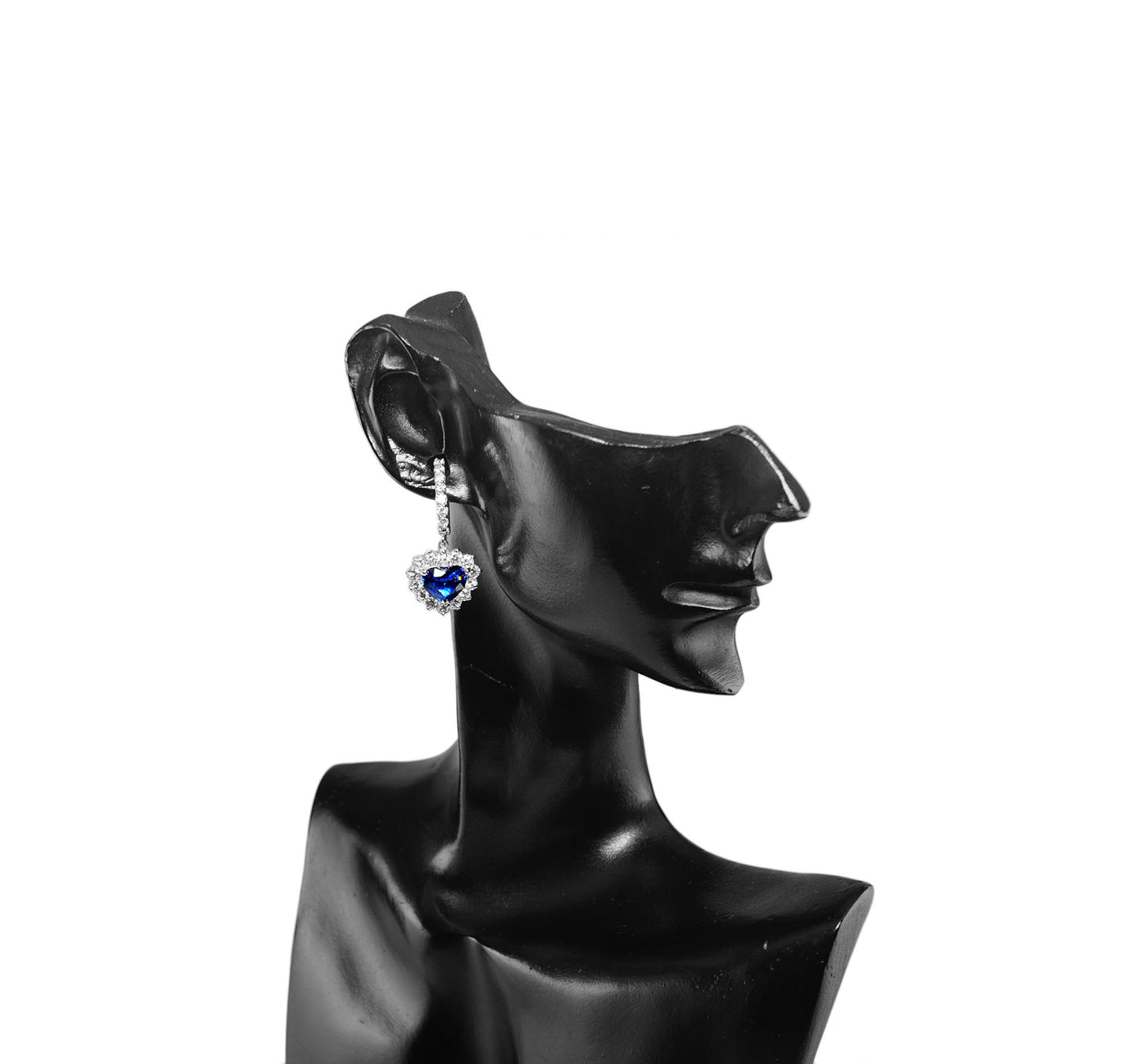 サファイア ピアス