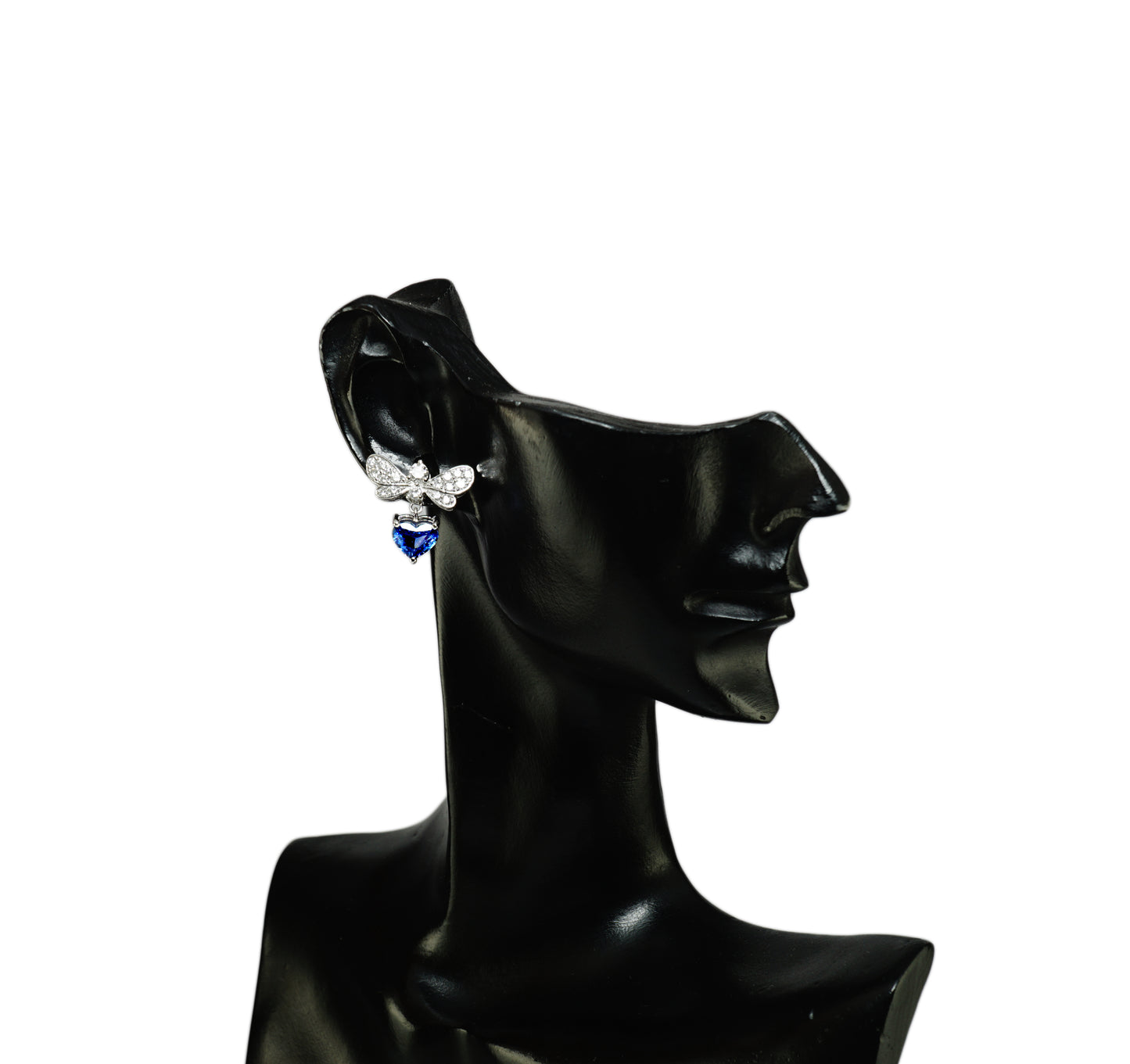 サファイア ピアス