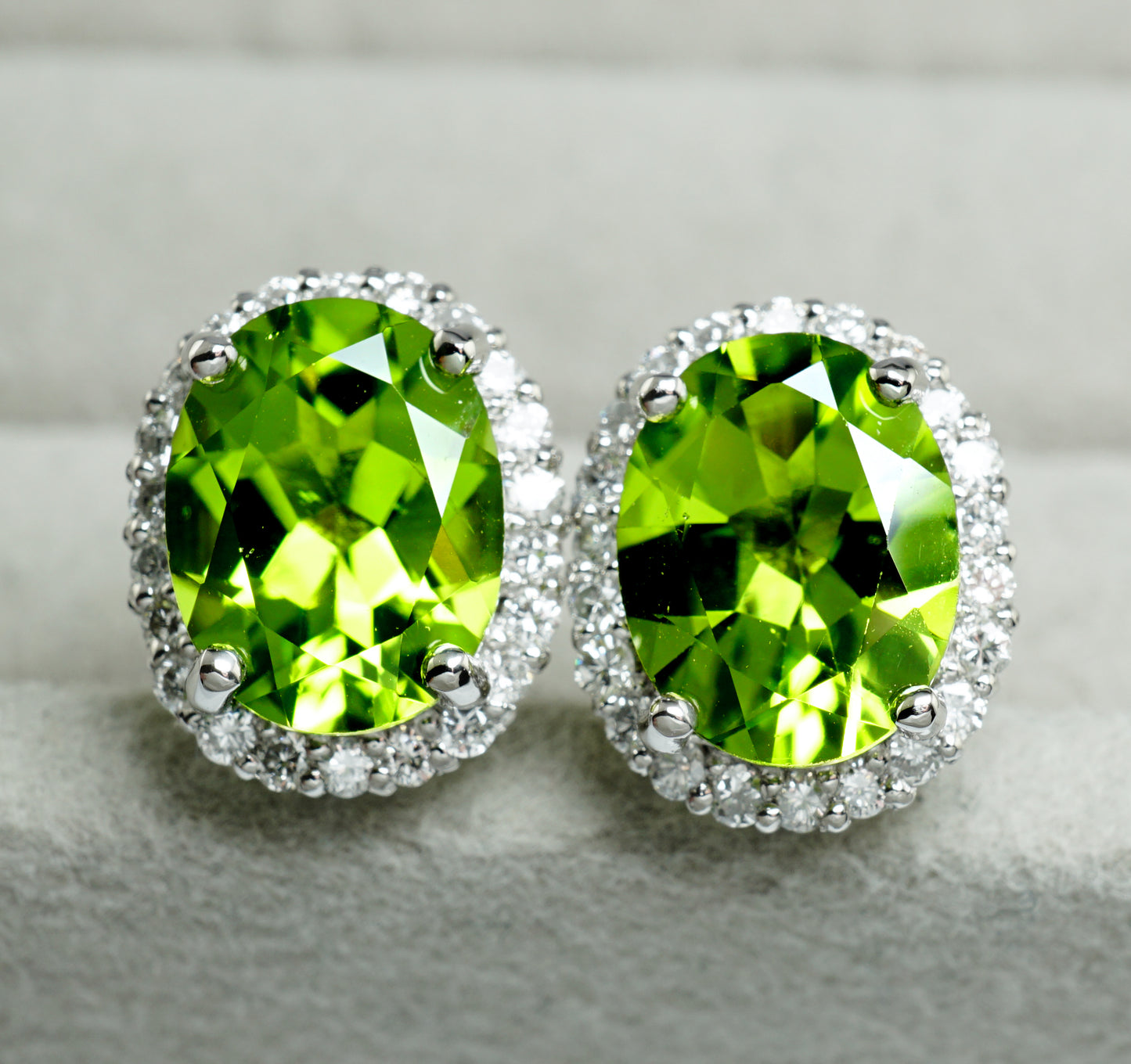 ペリドット ピアス