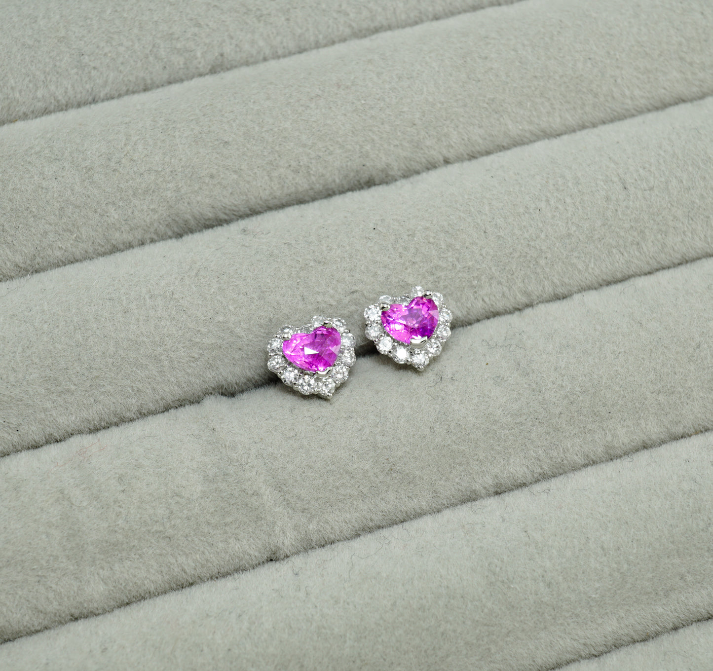 ピンクサファイア ピアス