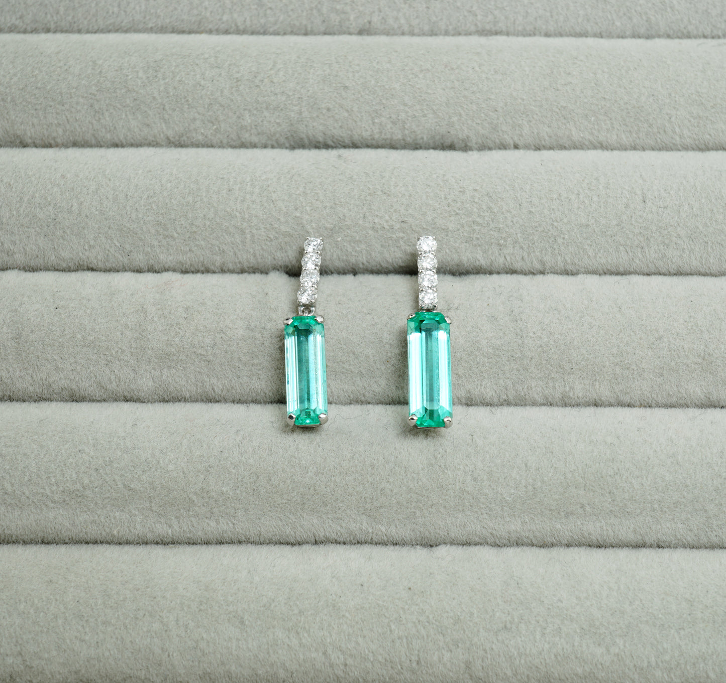 エメラルド ピアス