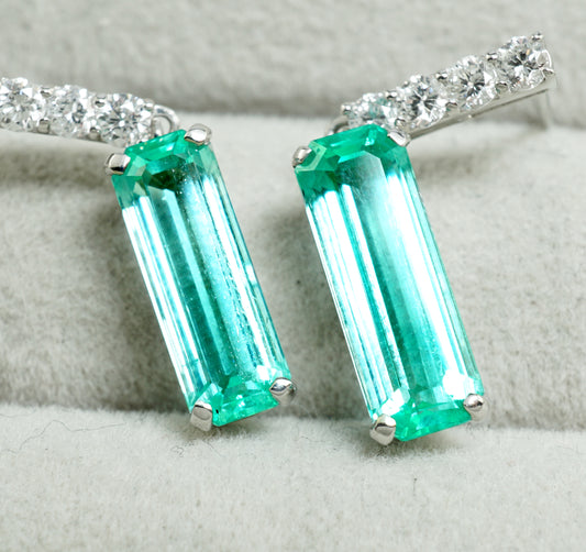 エメラルド ピアス