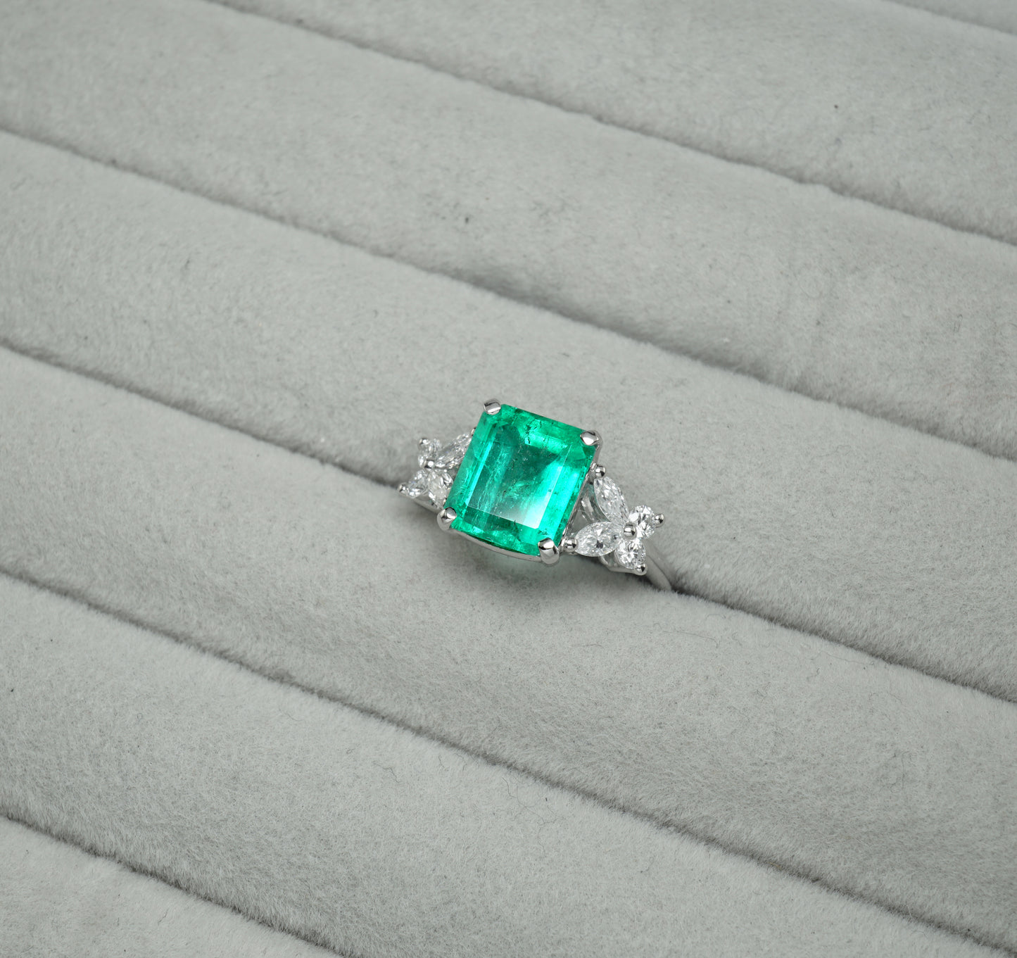 エメラルド リング