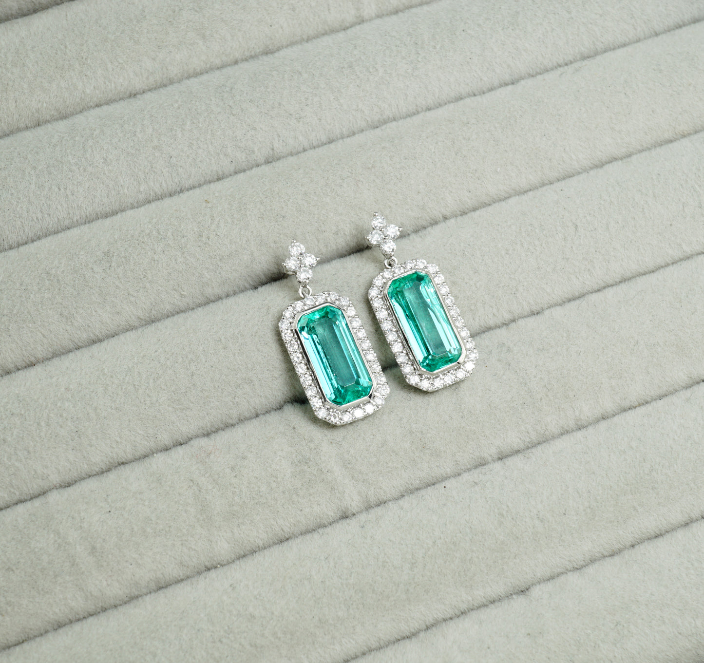 エメラルド ピアス