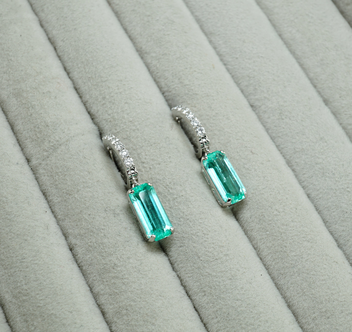 エメラルド ピアス