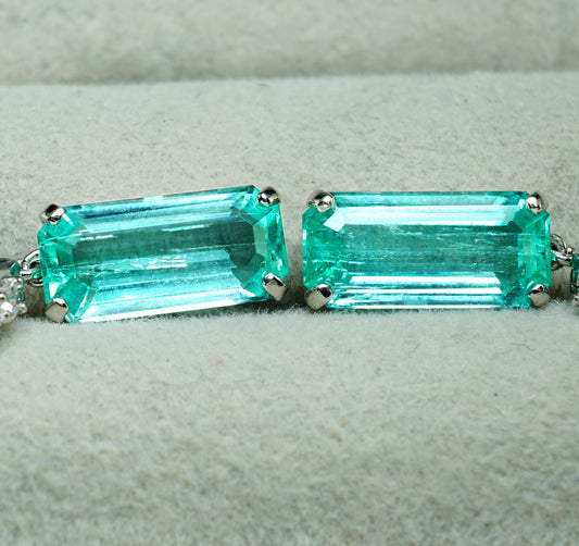 エメラルド ピアス