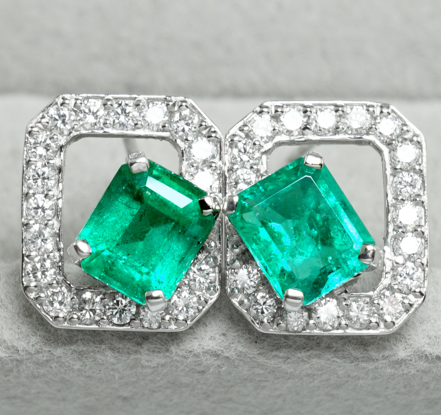 エメラルド ピアス