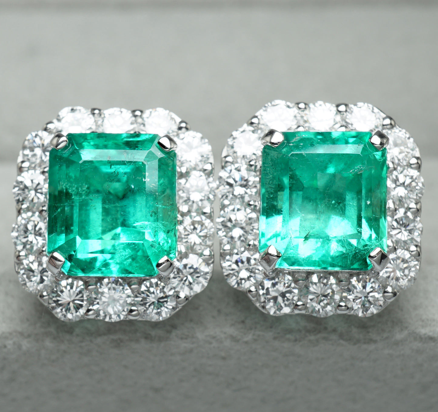 エメラルド ピアス