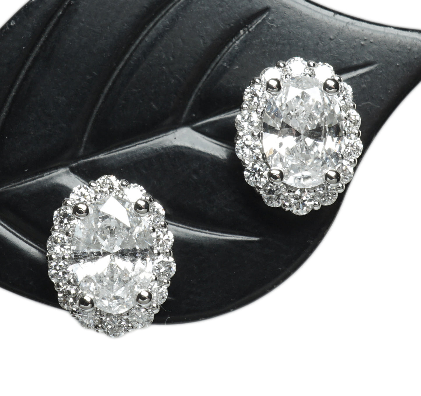 ダイヤモンド ピアス