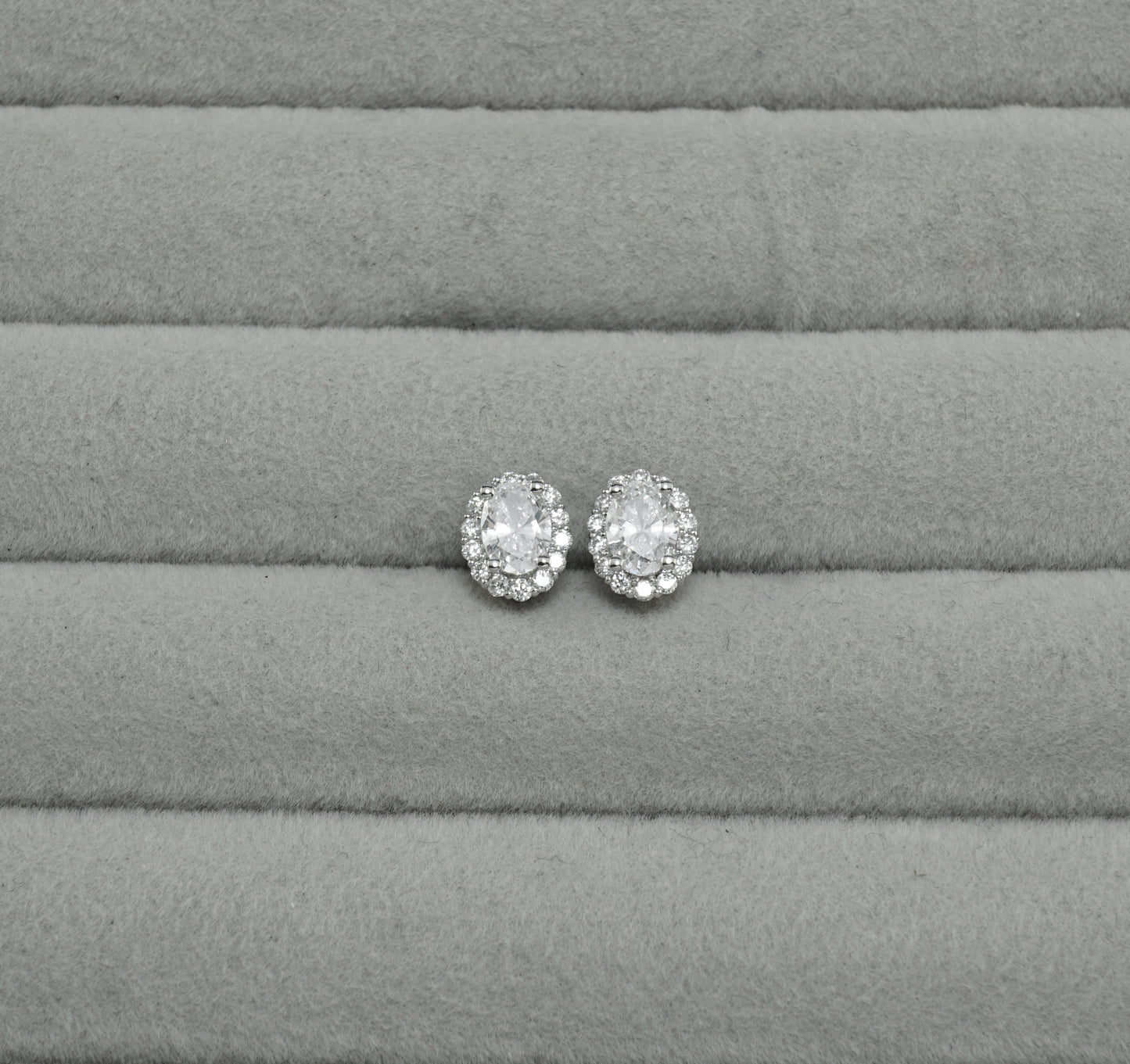 ダイヤモンド ピアス