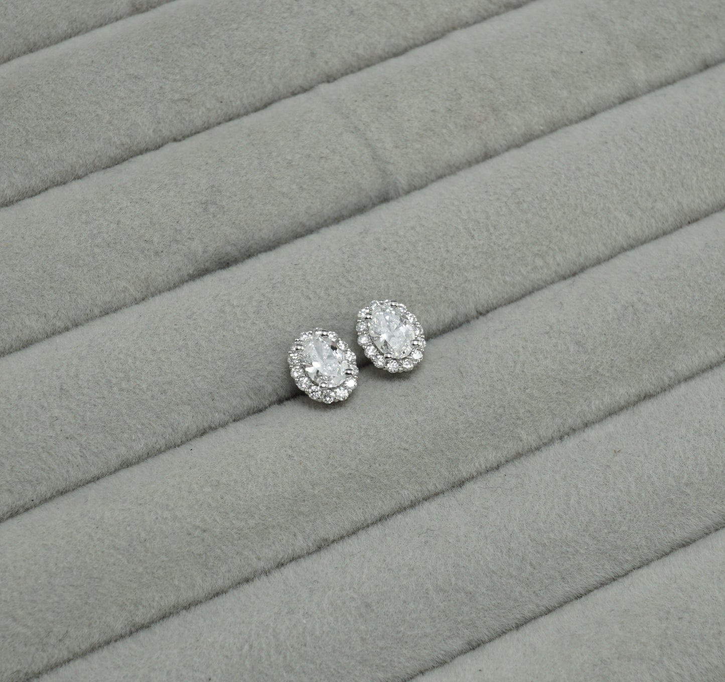 ダイヤモンド ピアス