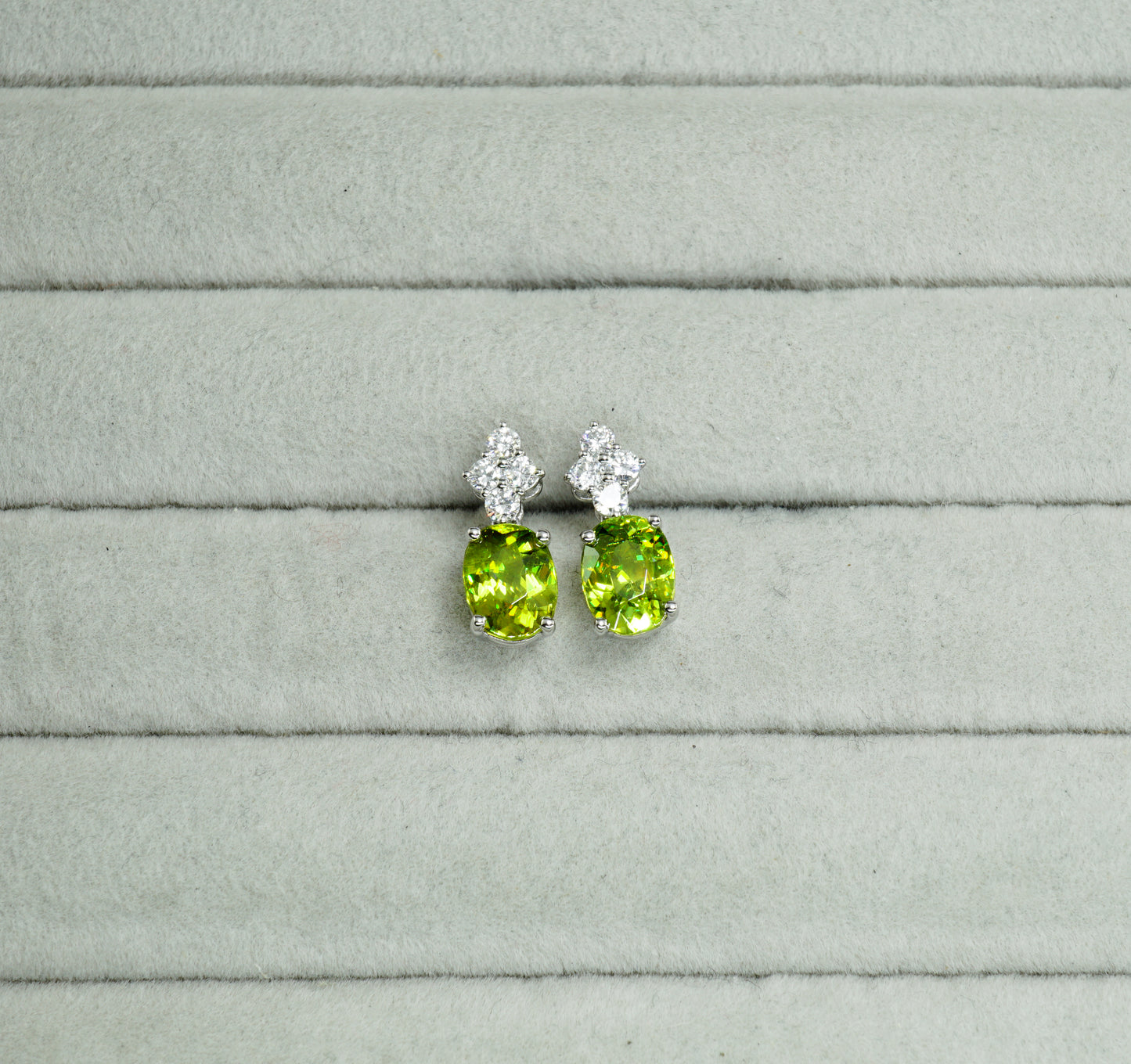 スフェーン ピアス