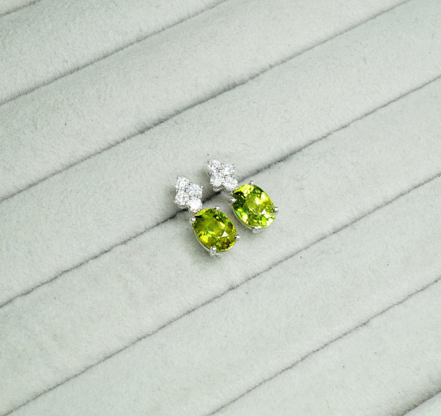 スフェーン ピアス