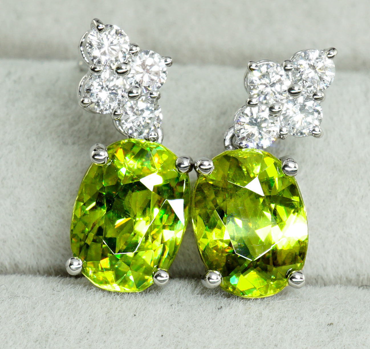 スフェーン ピアス