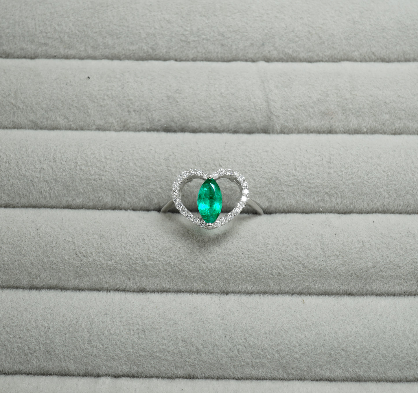 エメラルド リング