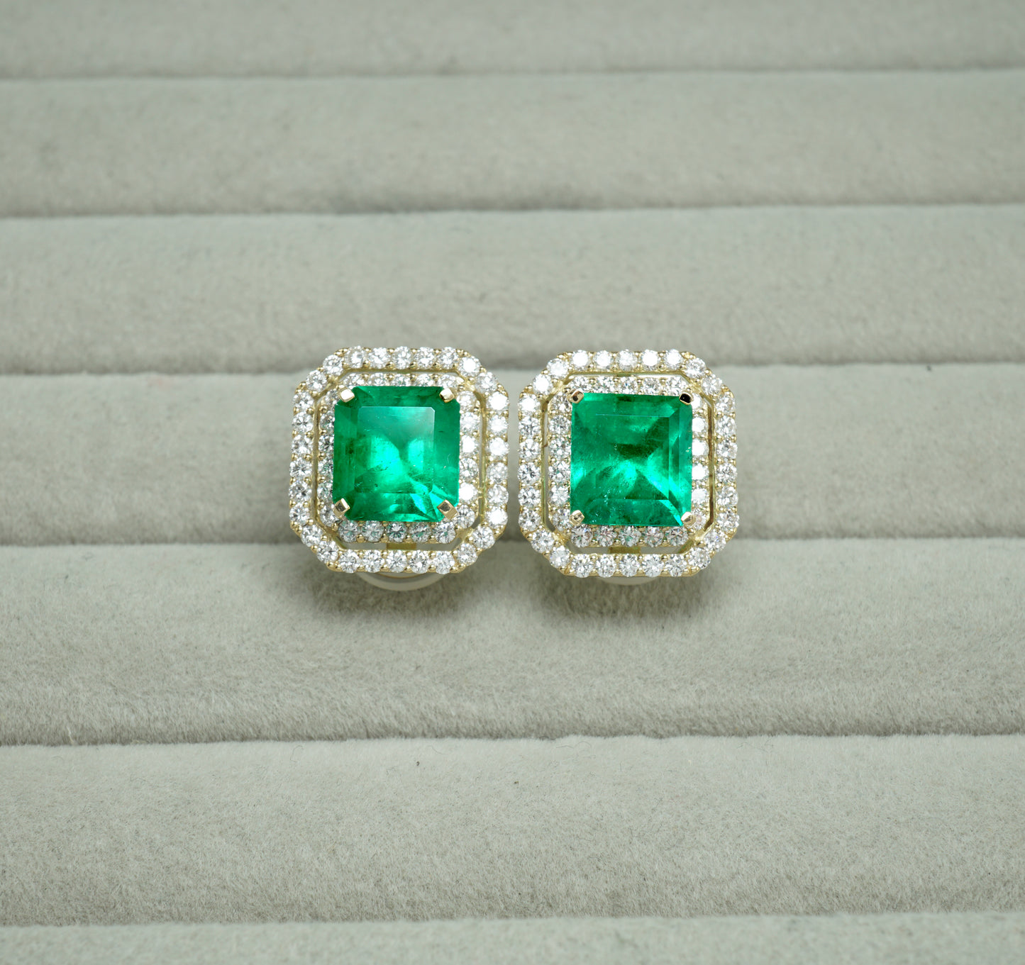 エメラルド ピアス