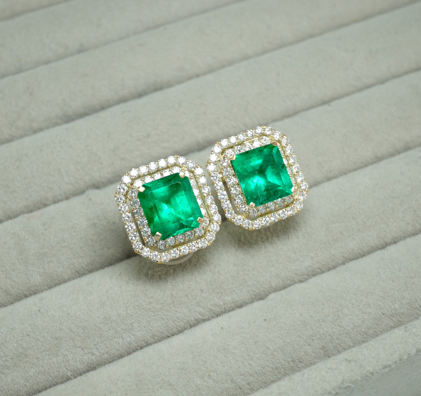 エメラルド ピアス