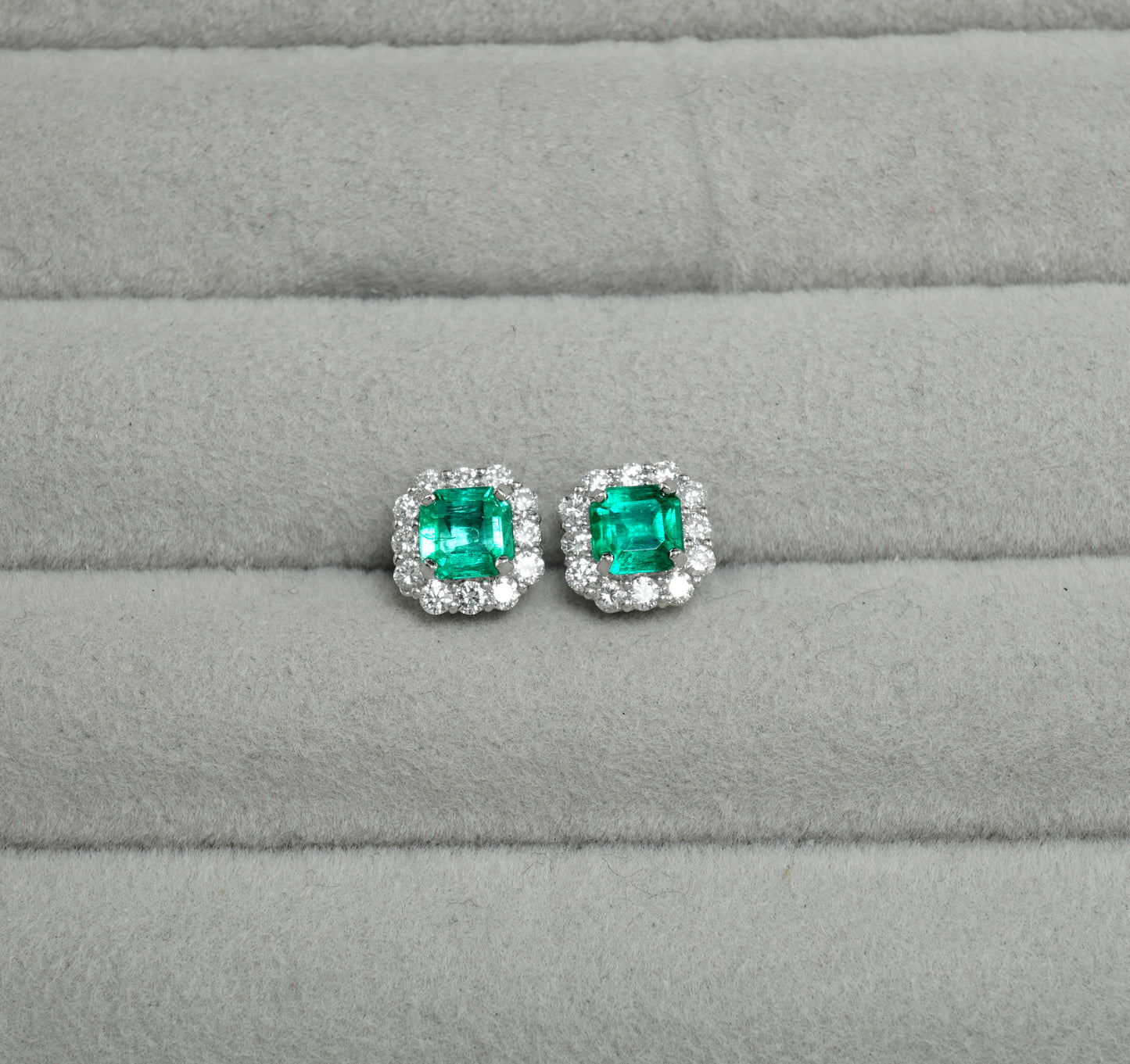 エメラルド ピアス