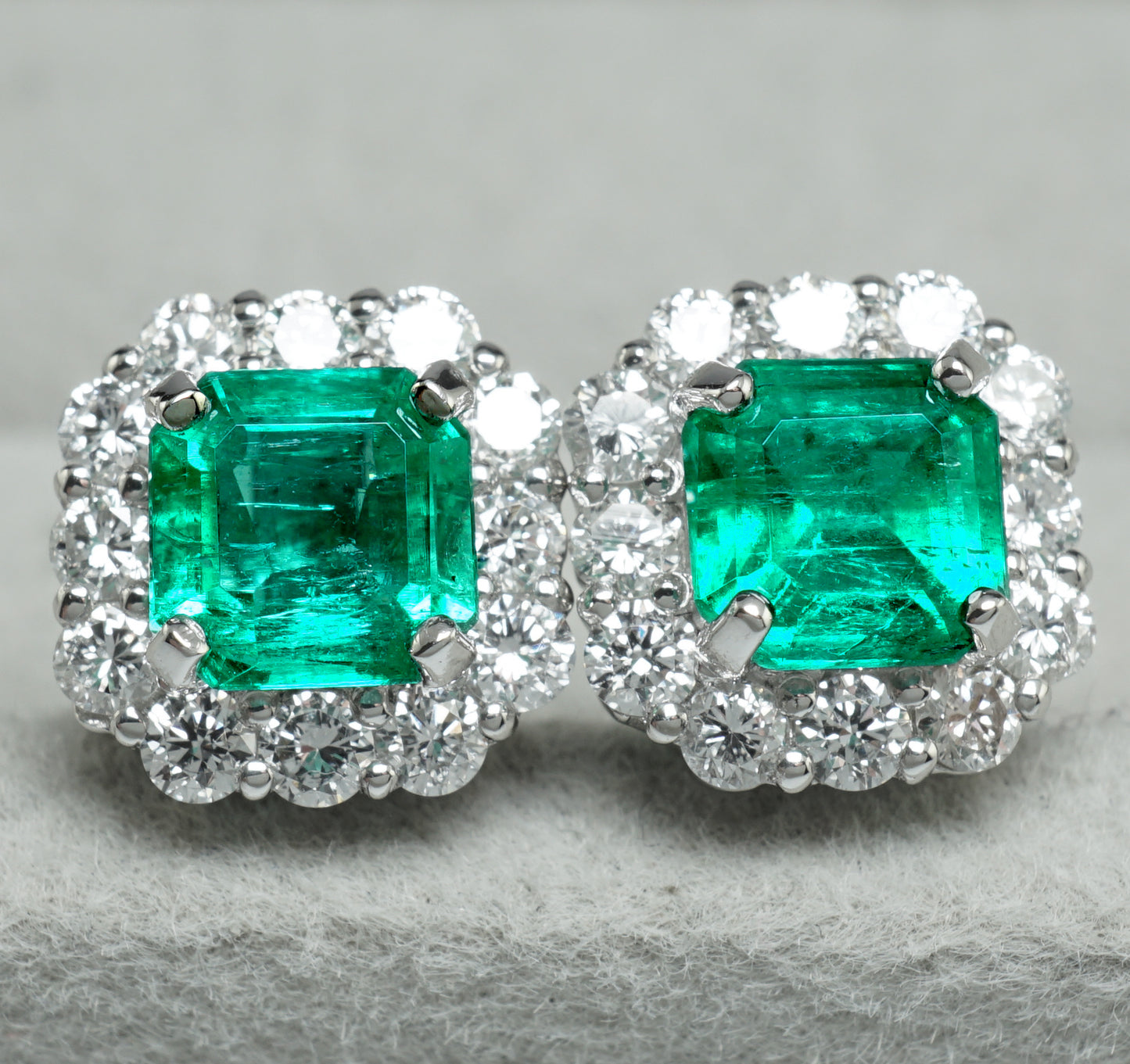 エメラルド ピアス