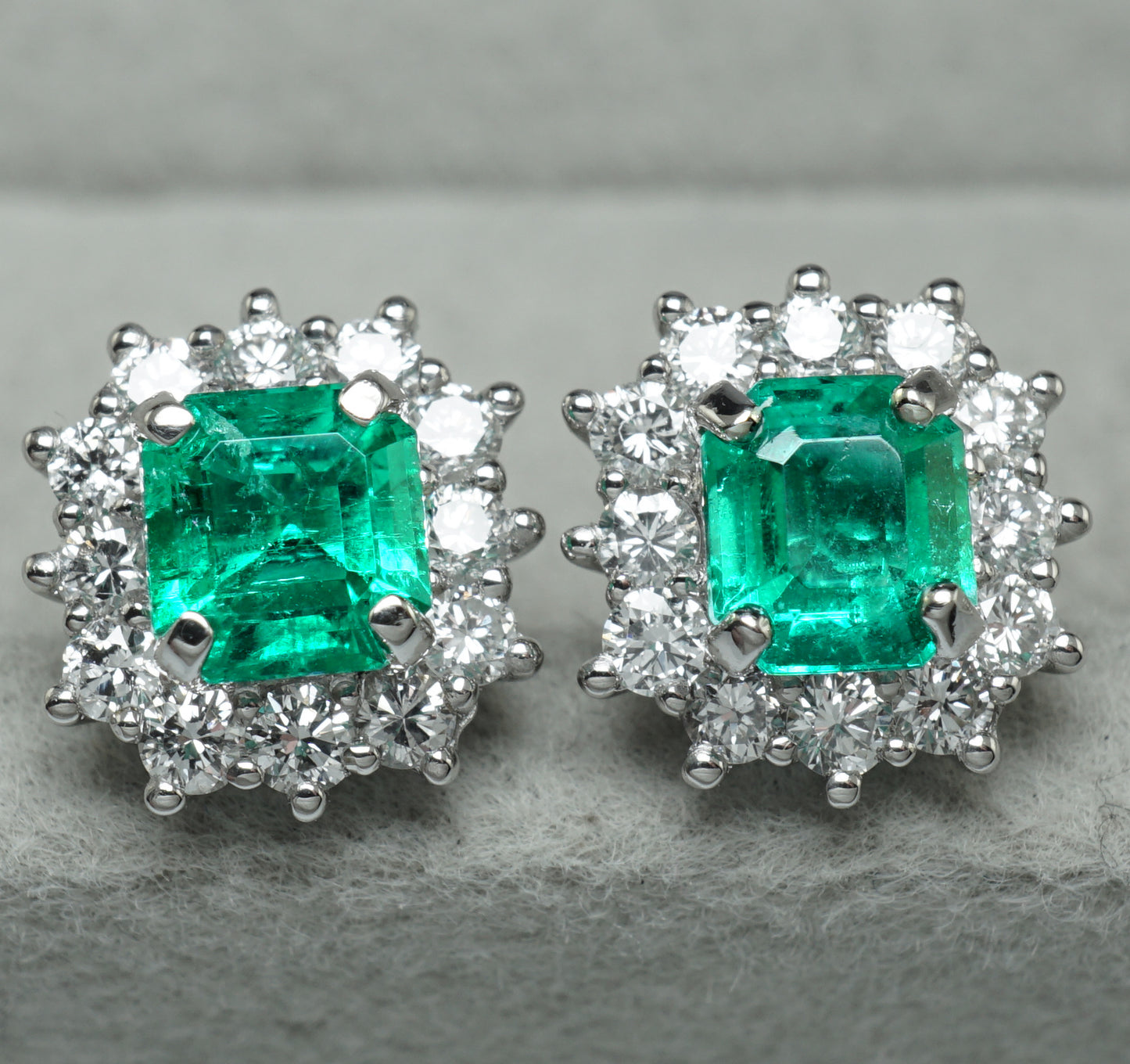 エメラルド ピアス