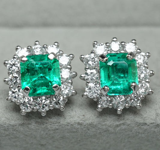 エメラルド ピアス