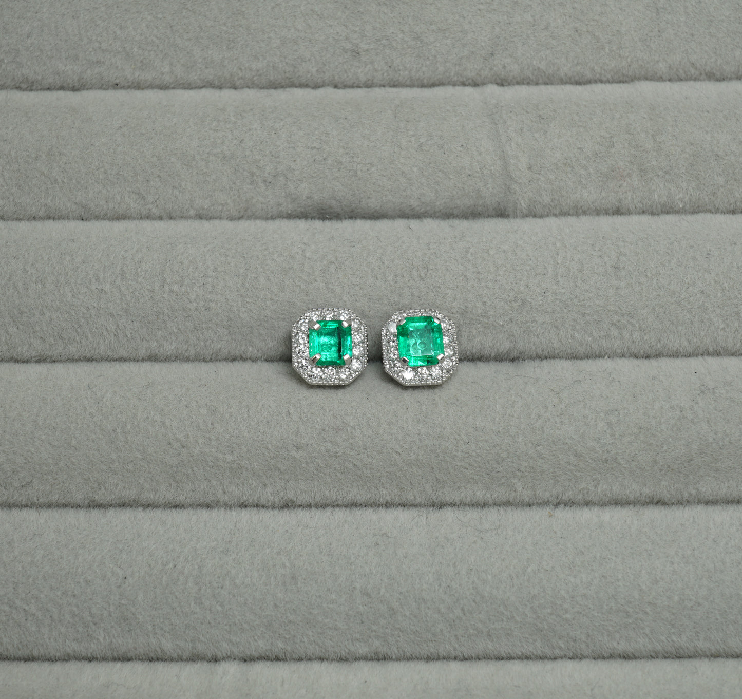 エメラルド ピアス