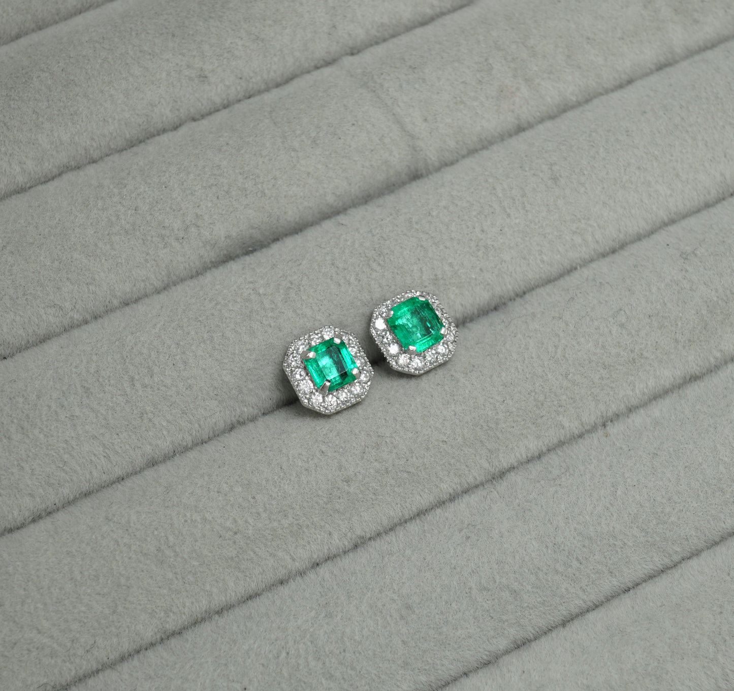 エメラルド ピアス