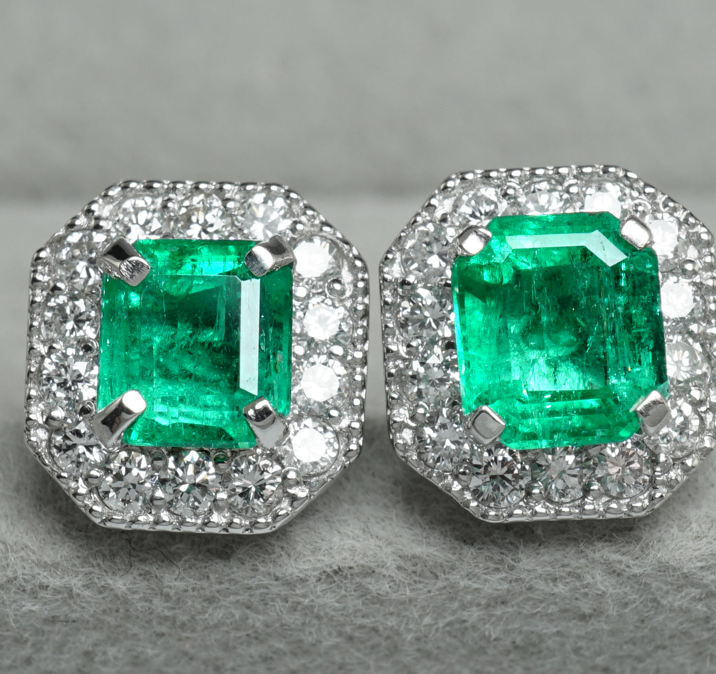 エメラルド ピアス