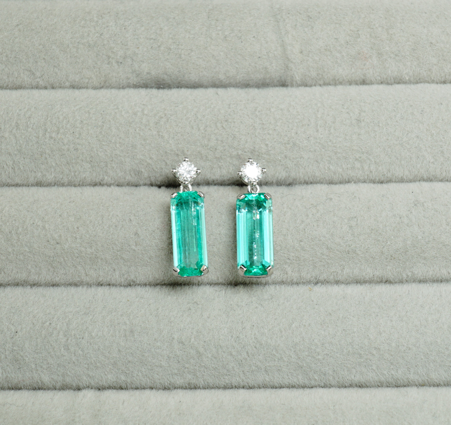 エメラルド ピアス