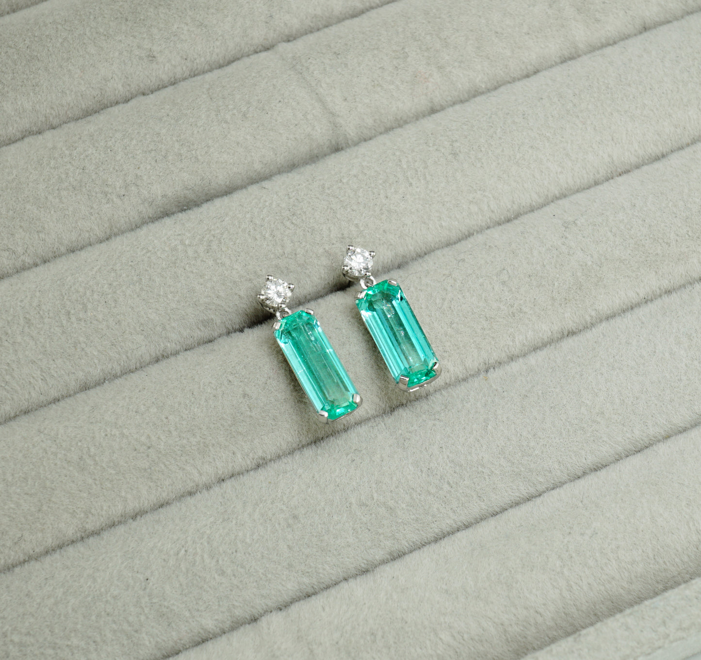 エメラルド ピアス