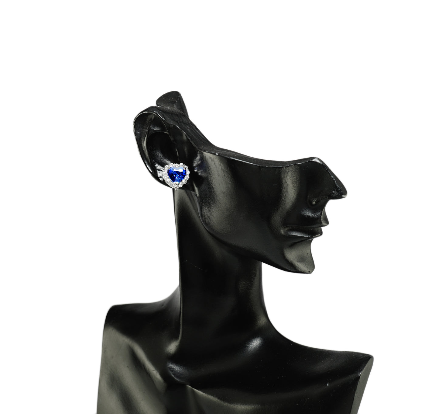 サファイア ピアス