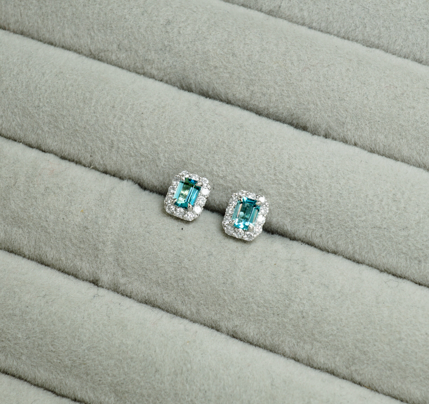 グランディディエライト ピアス