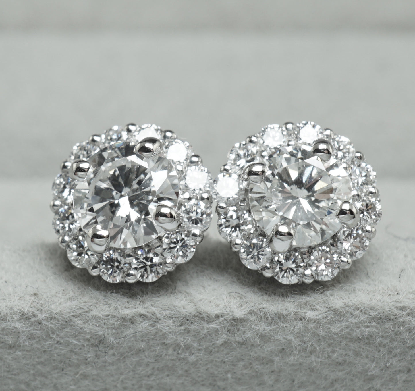 ダイヤモンド ピアス