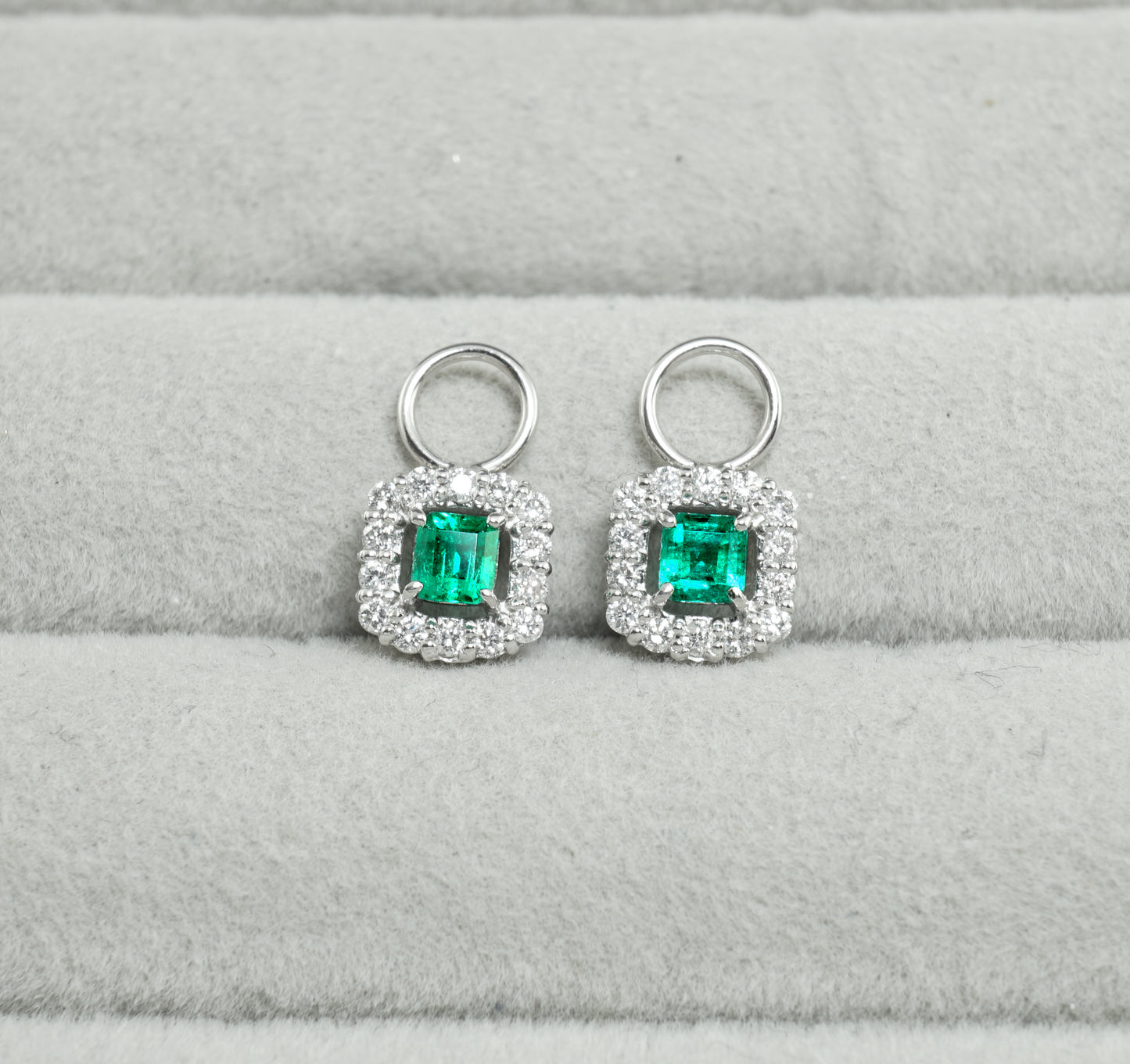 エメラルド チャーム