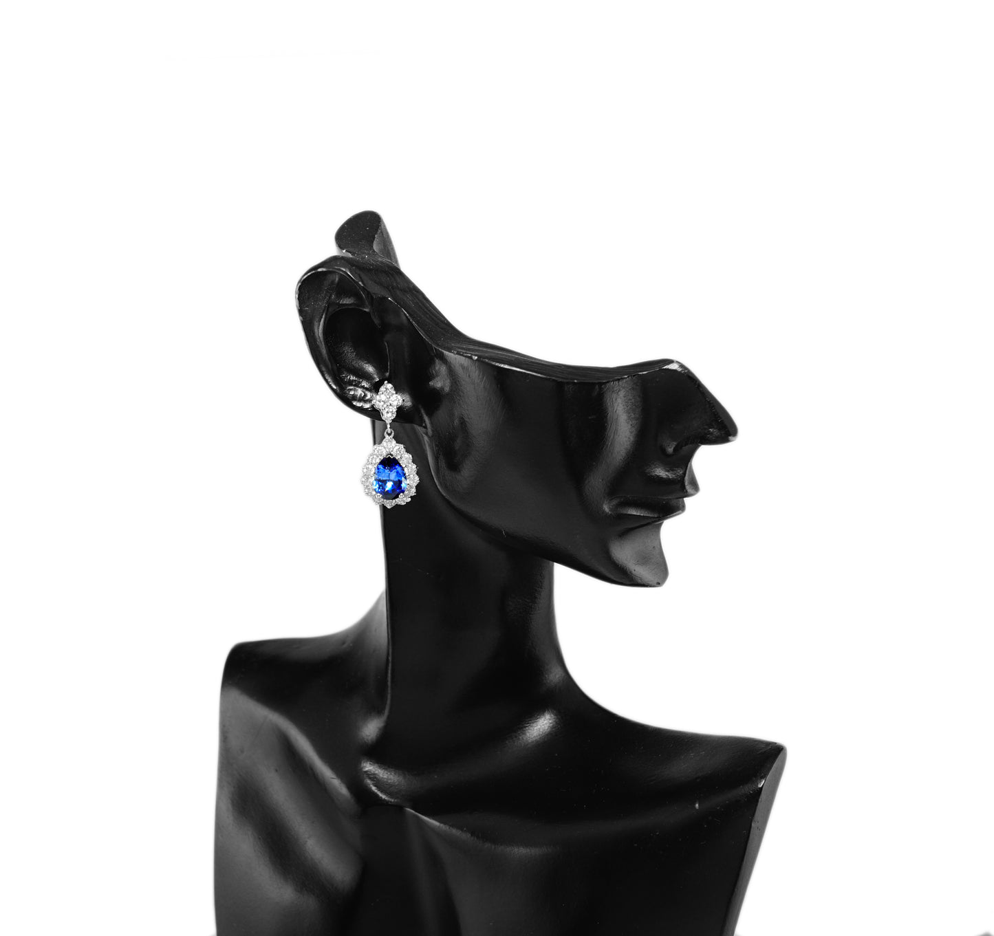 サファイア ピアス