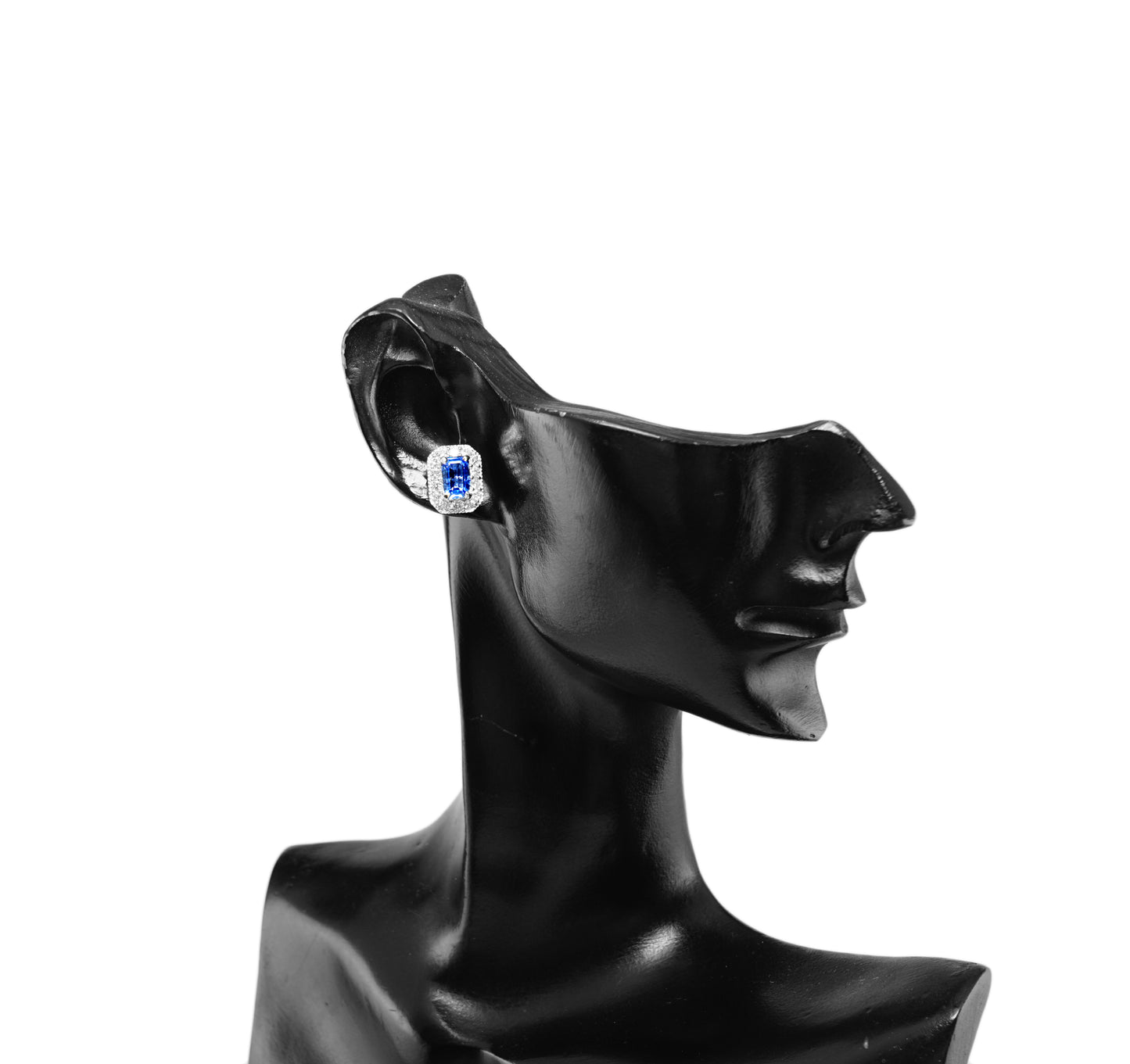 サファイア ピアス