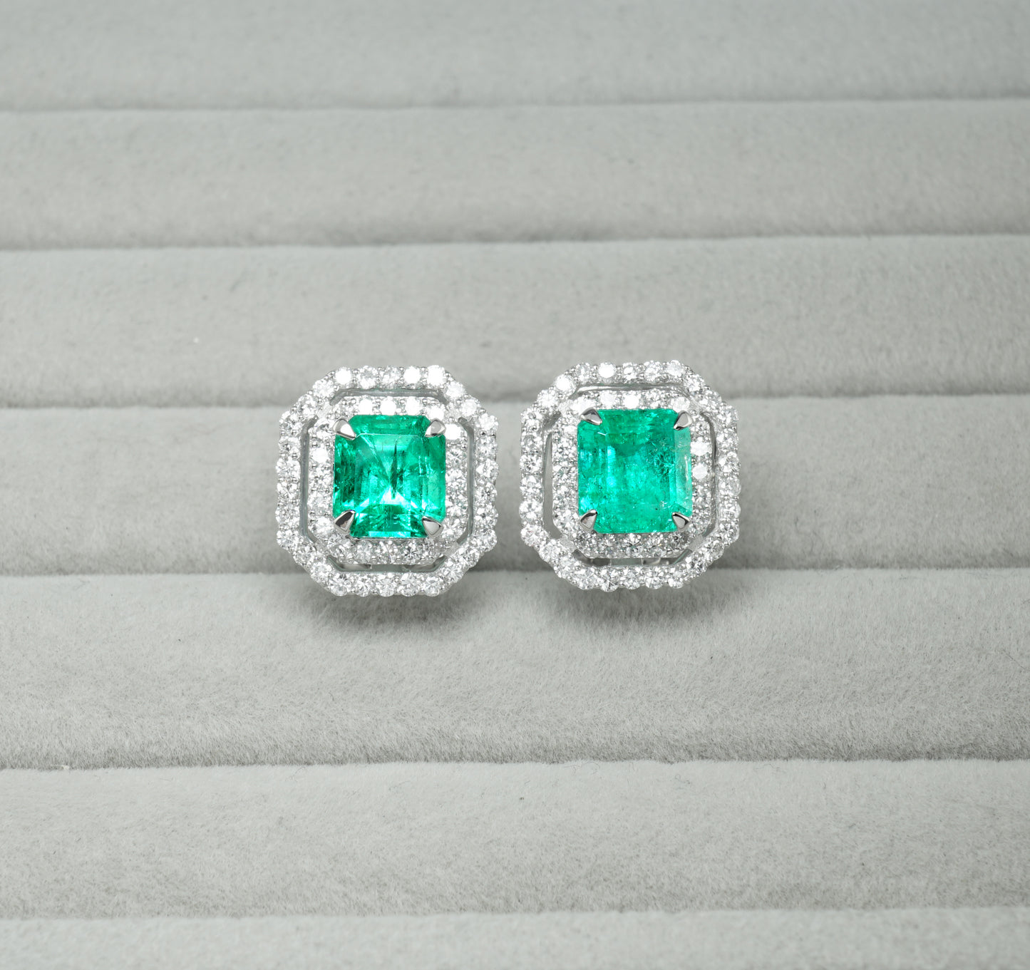エメラルド ピアス