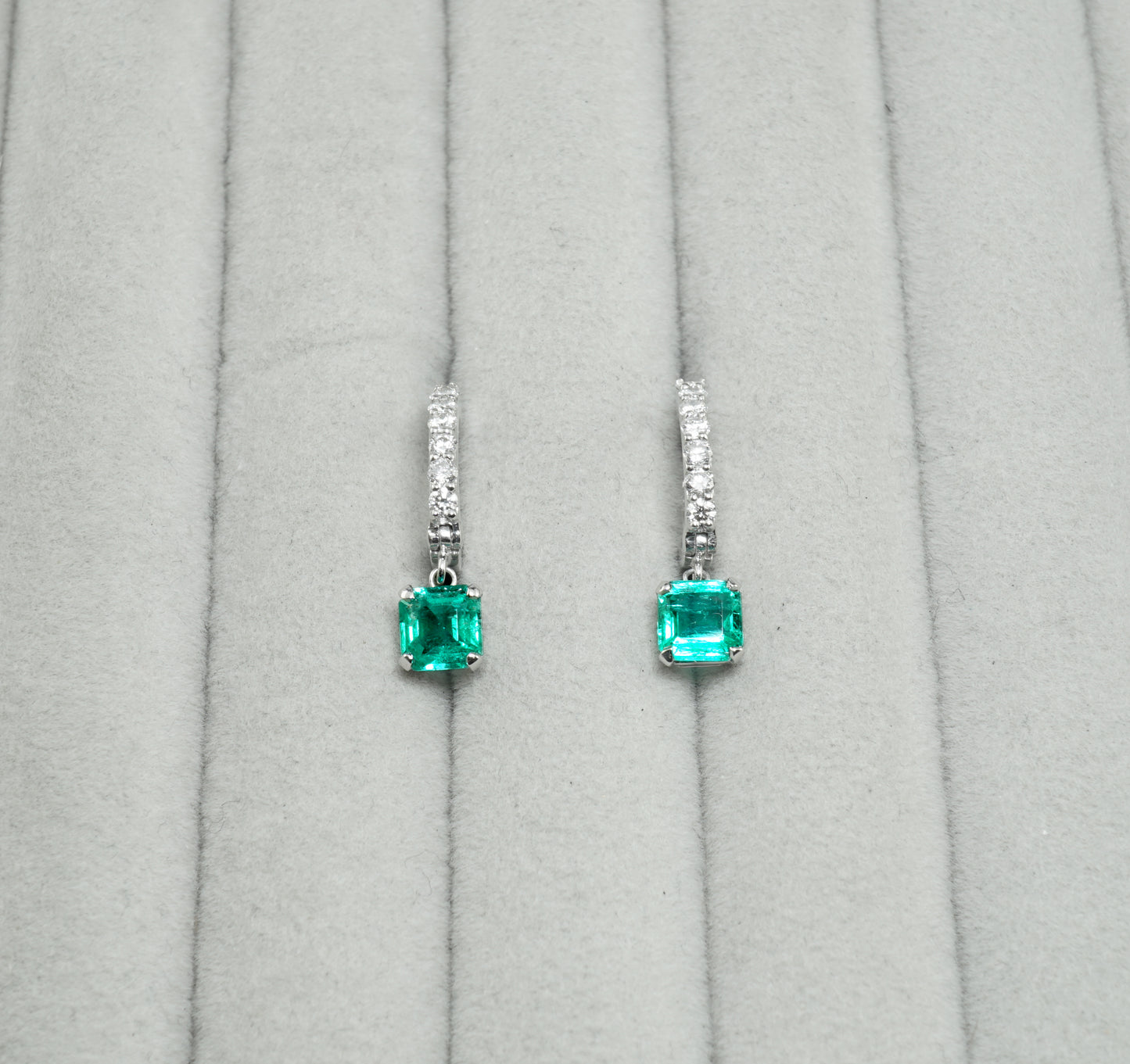 エメラルド ピアス