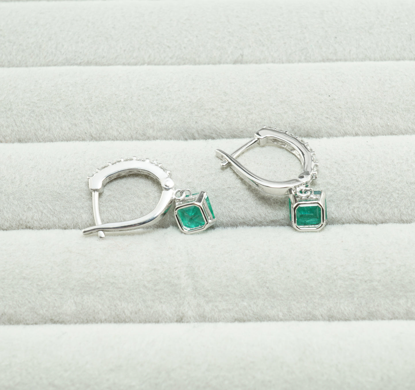 エメラルド ピアス