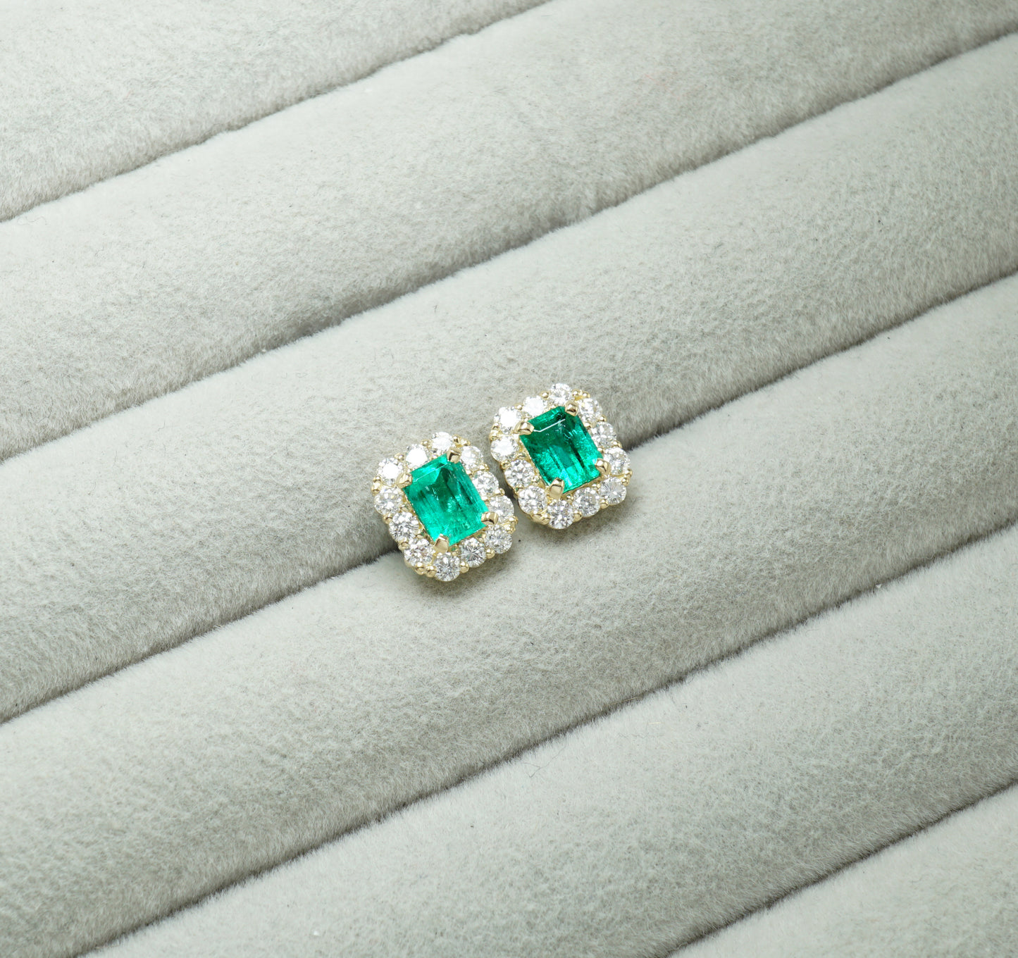 エメラルド ピアス