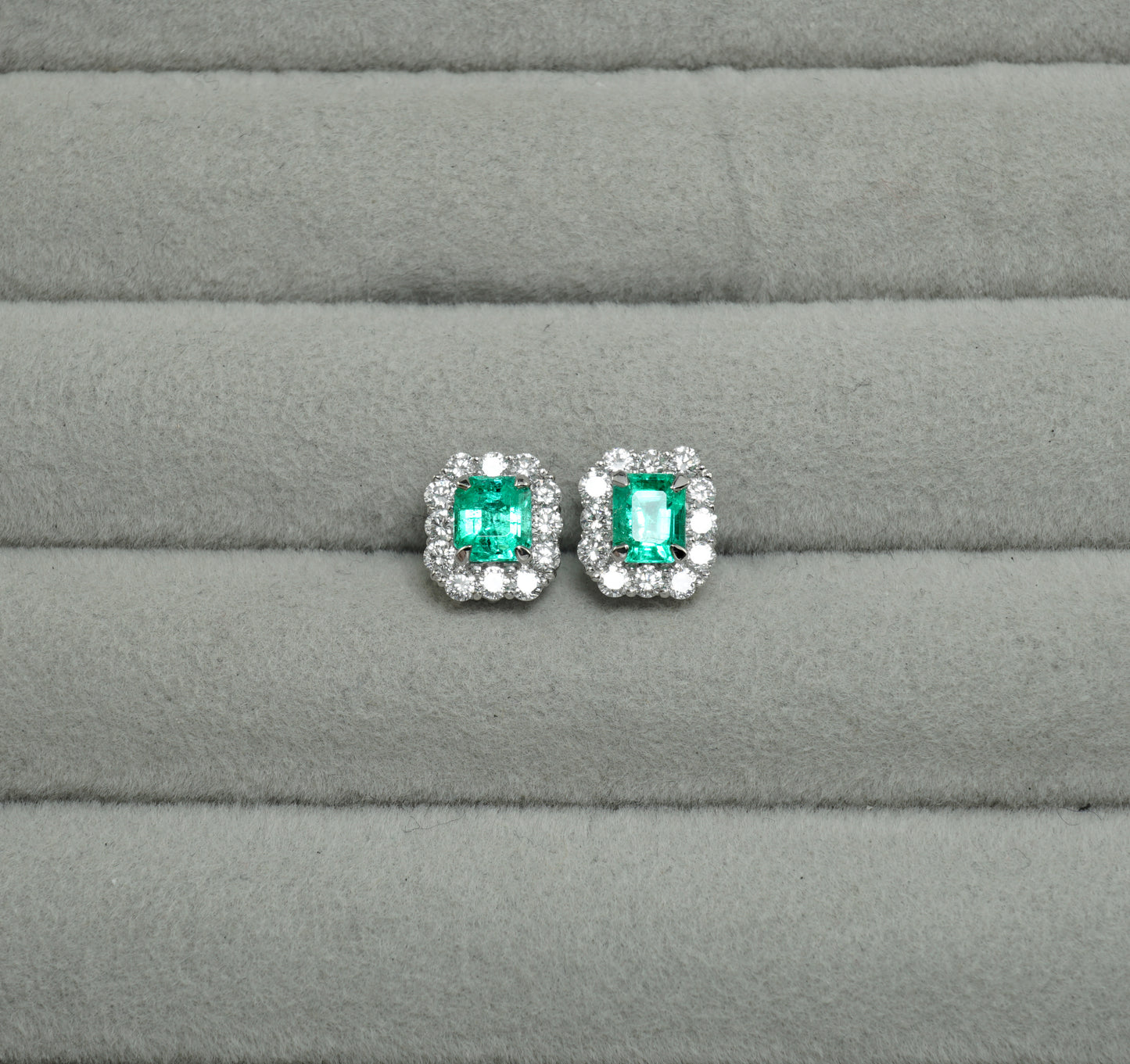 エメラルド ピアス