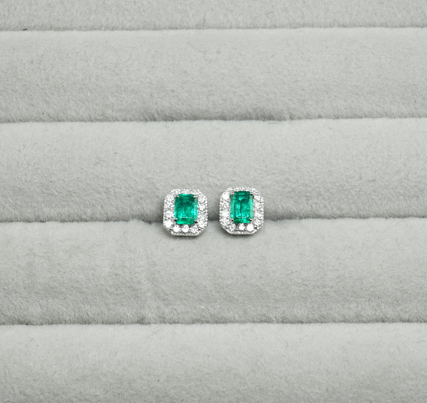 エメラルド ピアス